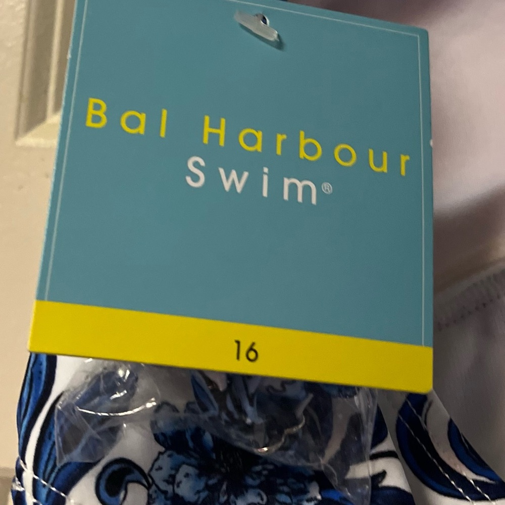 **New**With Tags ~ Bal Harbour ~ Women’s ~ Swimsuit ~ Size 16 ~ XL ~ With Straps - Picture 15 of 16